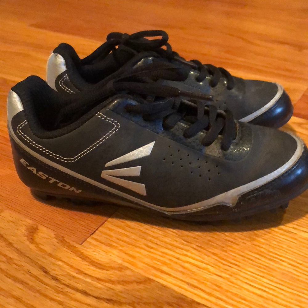 Boys baseball cleats